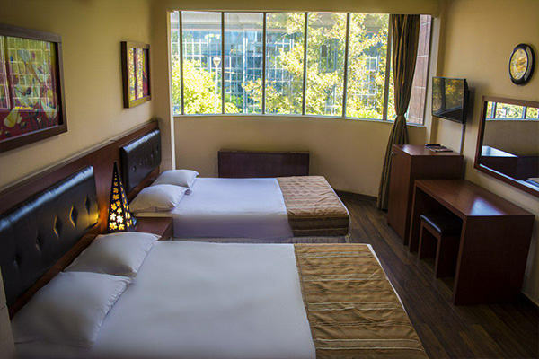 Double bed suite of See Barg Hotel in Mashhad
